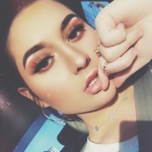 Meet your Posher, Carolyn